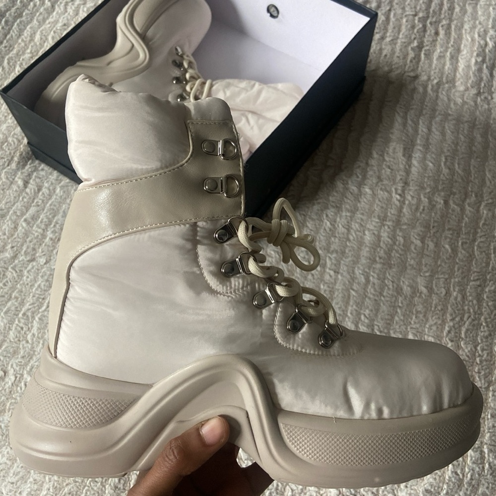 Azelia Wang Beige Boots - Picture 3 of 5